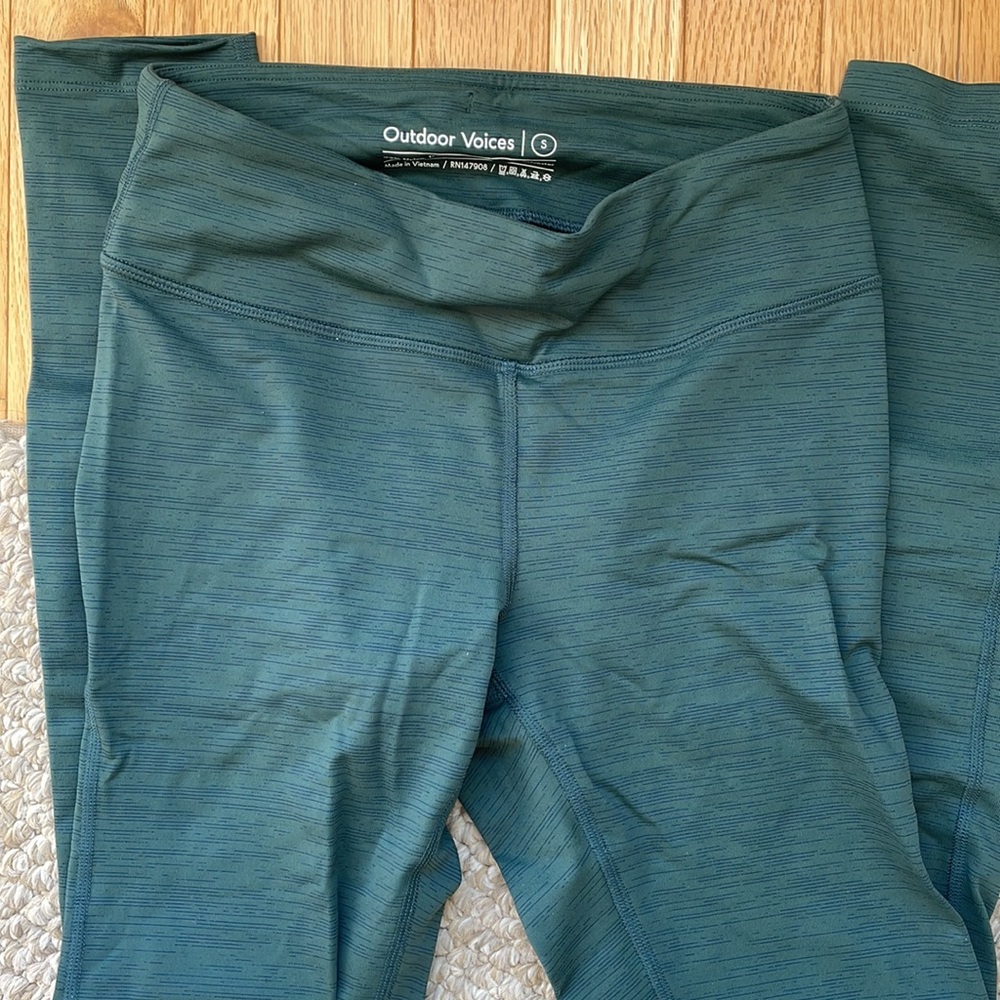 NWOT Outdoor Voices green leggings. Size S